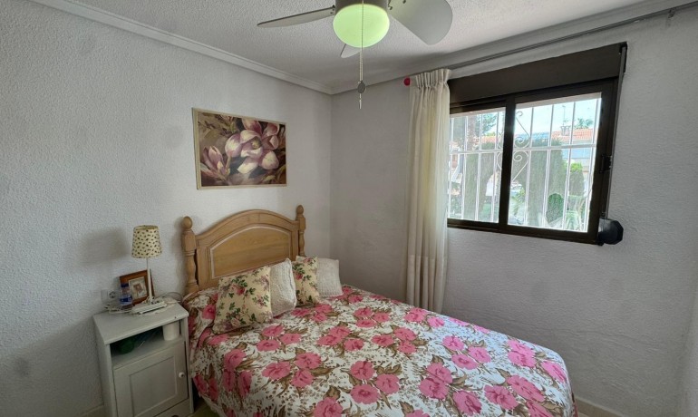 Venta - Apartamento / piso -
Torrevieja - Playa de los Naufragos