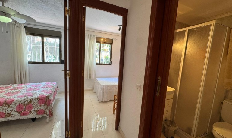 Venta - Apartamento / piso -
Torrevieja - Playa de los Naufragos