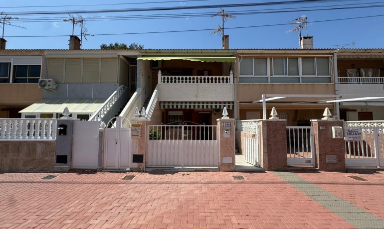 Venta - Apartamento / piso -
Torrevieja - Playa de los Naufragos