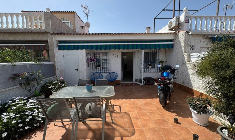 Venta - Apartamento / piso -
Torrevieja - La Siesta - El Salado - Torreta