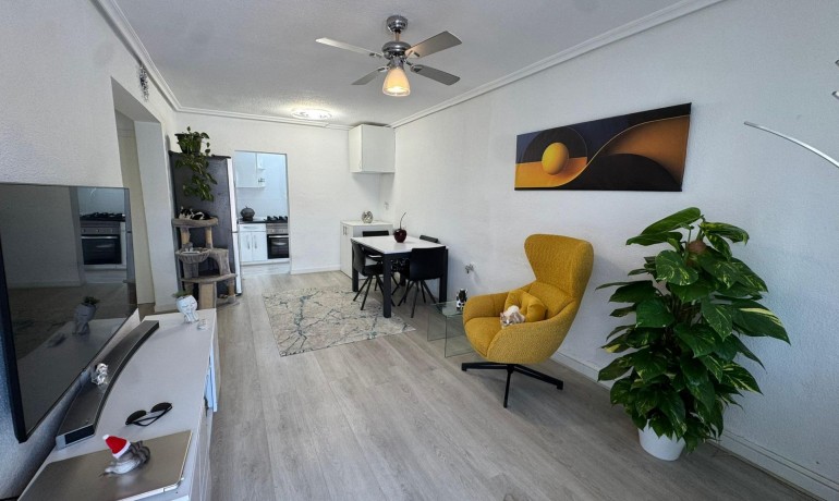 Venta - Apartamento / piso -
Torrevieja - La Siesta - El Salado - Torreta