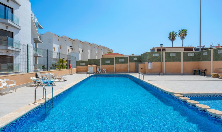 Venta - Apartamento / piso -
Torrevieja - La Mata