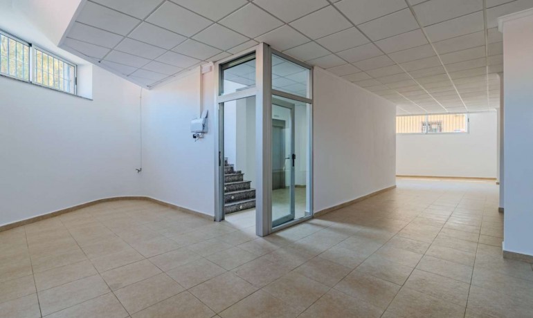 Venta - Comercial -
Torrevieja - Nueva Torrevieja - Aguas Nuevas