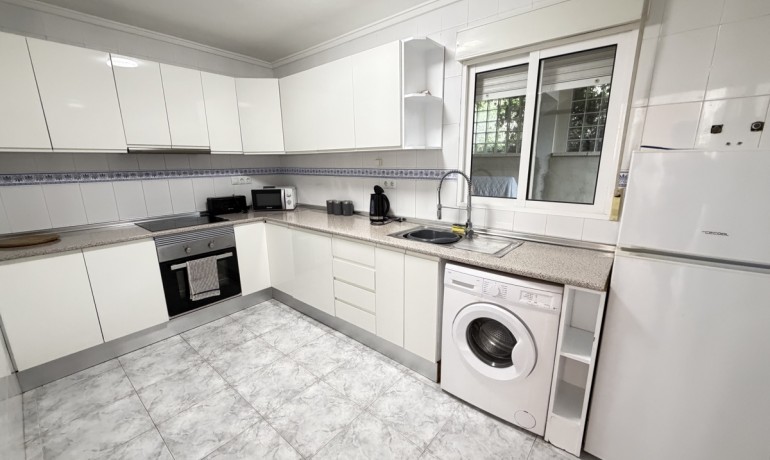 Sale - Villa -
Villamartin