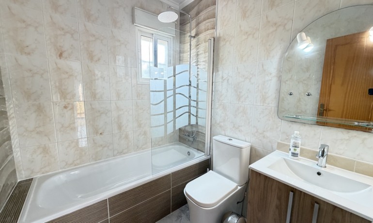Sale - Villa -
Villamartin