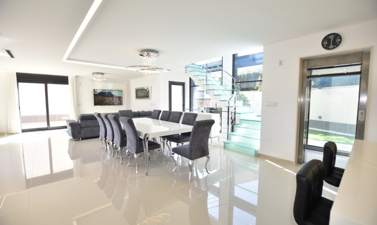 Venta - Villa -
San Miguel de Salinas - San Miguel - Town
