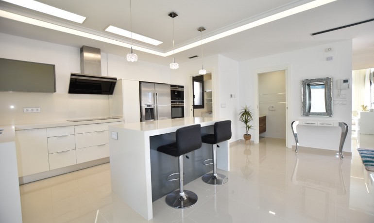 Venta - Villa -
San Miguel de Salinas - San Miguel - Town