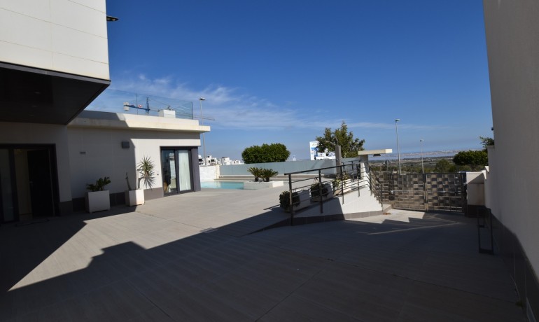 Venta - Villa -
San Miguel de Salinas - San Miguel - Town