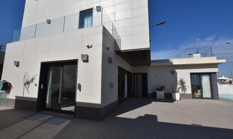 Venta - Villa -
San Miguel de Salinas - San Miguel - Town