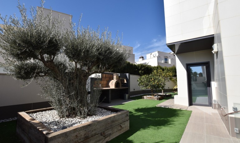 Venta - Villa -
San Miguel de Salinas - San Miguel - Town