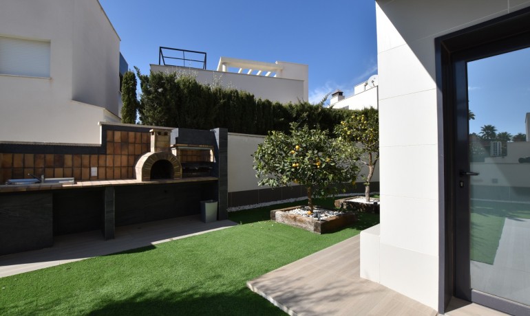 Venta - Villa -
San Miguel de Salinas - San Miguel - Town
