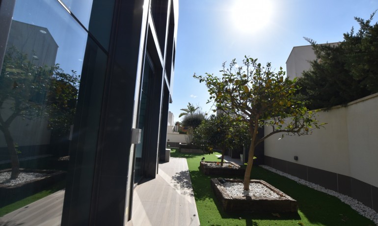 Venta - Villa -
San Miguel de Salinas - San Miguel - Town