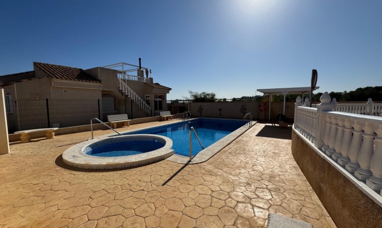 Venta - Villa -
Algorfa - Montemar