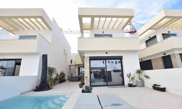 Revente - Villa -
Los Montesinos - La Herrada