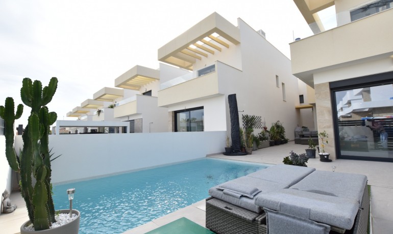 Revente - Villa -
Los Montesinos - La Herrada