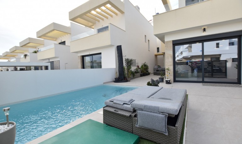Revente - Villa -
Los Montesinos - La Herrada
