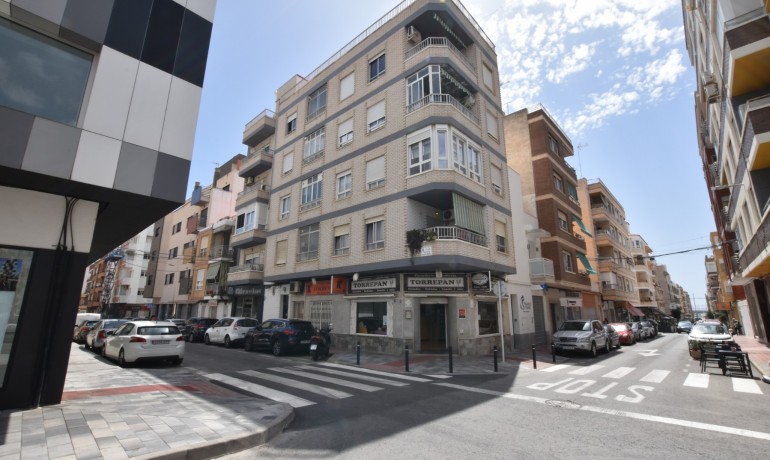 Herverkoop - Appartement / Flat -
Torrevieja - Torrevieja - Centre