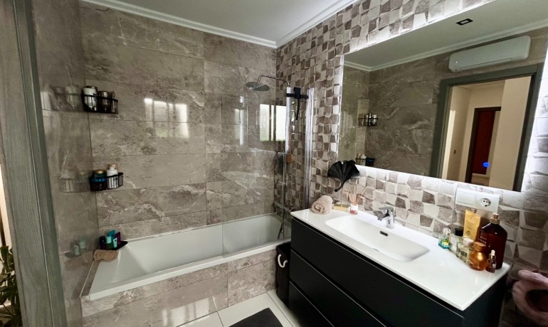 Venta - Apartamento / piso -
Torremendo