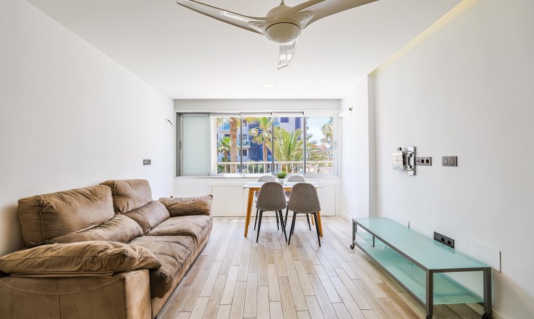 Sale - Apartment / Flat -
Orihuela Costa* - Punta Prima