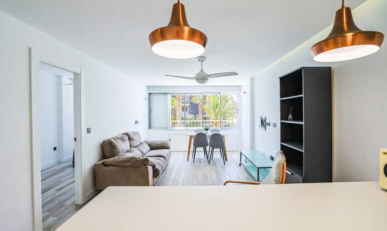 Sale - Apartment / Flat -
Orihuela Costa* - Punta Prima