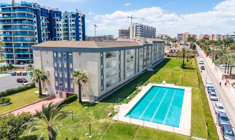 Sale - Apartment / Flat -
Orihuela Costa* - Punta Prima
