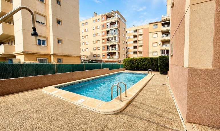 Venta - Apartamento / piso -
Torrevieja - Nueva Torrevieja