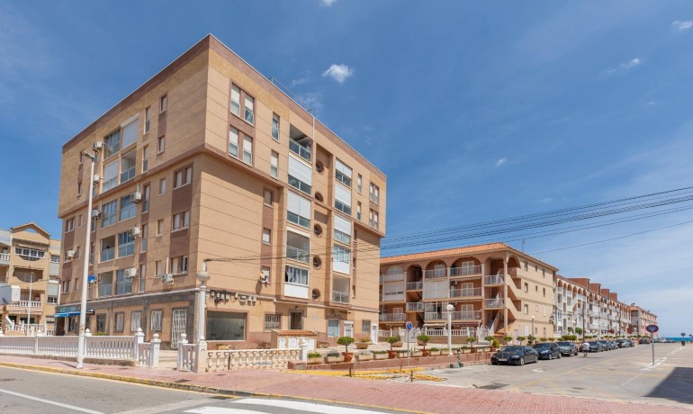 Venta - Apartamento / piso -
Torrevieja - La Mata pueblo