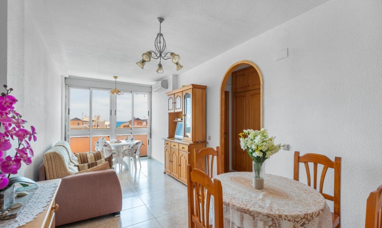 Venta - Apartamento / piso -
Torrevieja - La Mata pueblo