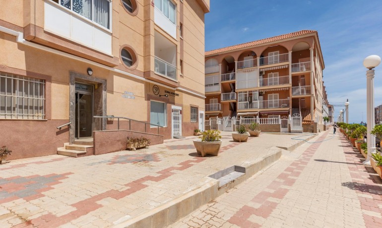Venta - Apartamento / piso -
Torrevieja - La Mata pueblo