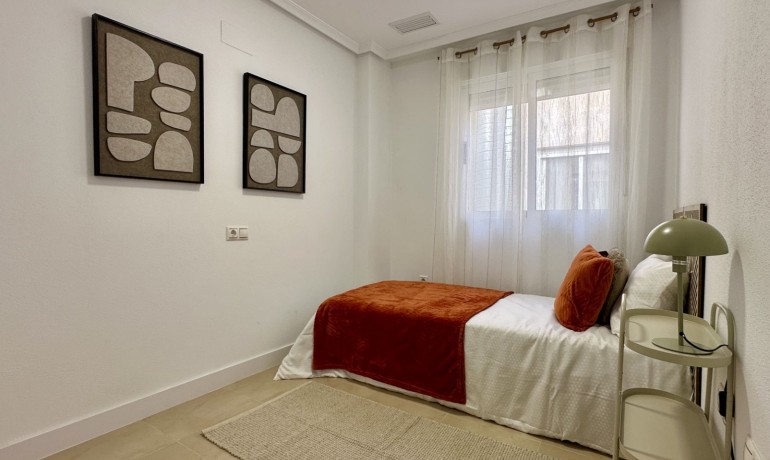 Venta - Apartamento / piso -
Torrevieja