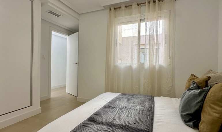 Venta - Apartamento / piso -
Torrevieja