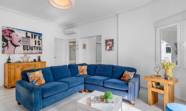 Venta - Villa -
Ciudad Quesada - Pueblo Bravo