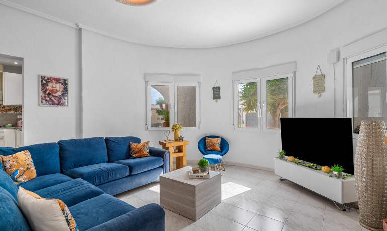 Venta - Villa -
Ciudad Quesada - Pueblo Bravo