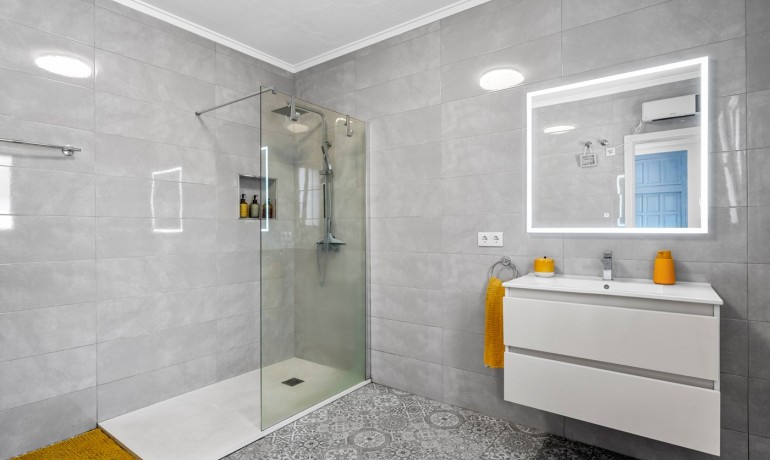 Venta - Villa -
Ciudad Quesada - Pueblo Bravo