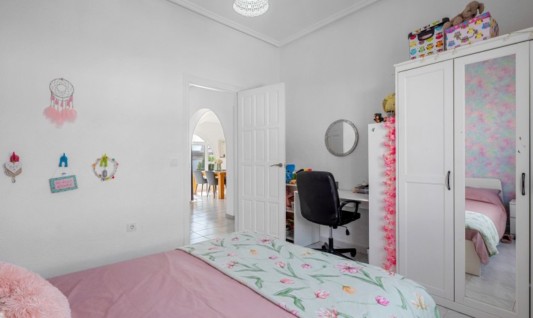 Venta - Villa -
Ciudad Quesada - Pueblo Bravo
