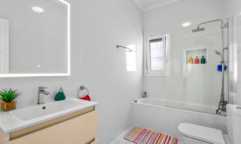 Venta - Villa -
Ciudad Quesada - Pueblo Bravo