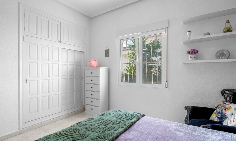 Venta - Villa -
Ciudad Quesada - Pueblo Bravo