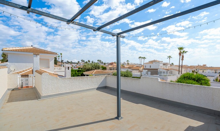 Venta - Villa -
Ciudad Quesada - Pueblo Bravo