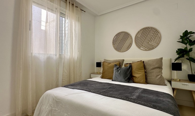 Venta - Apartamento / piso -
Torrevieja - Torrevieja - Centre