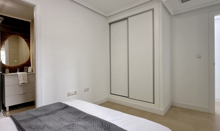 Venta - Apartamento / piso -
Torrevieja - Torrevieja - Centre