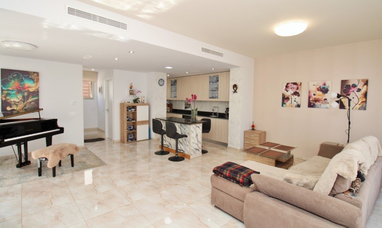 Venta - Villa -
Villamartin
