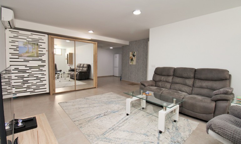 Venta - Villa -
Villamartin