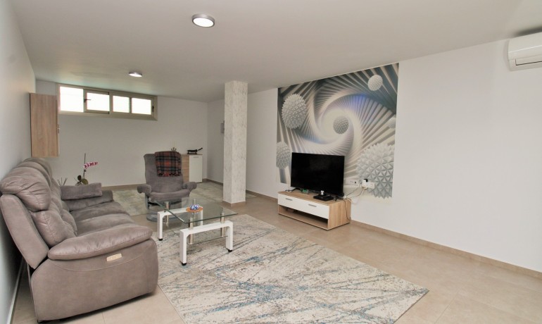 Venta - Villa -
Villamartin