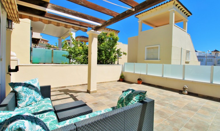 Venta - Casa -
Villamartin