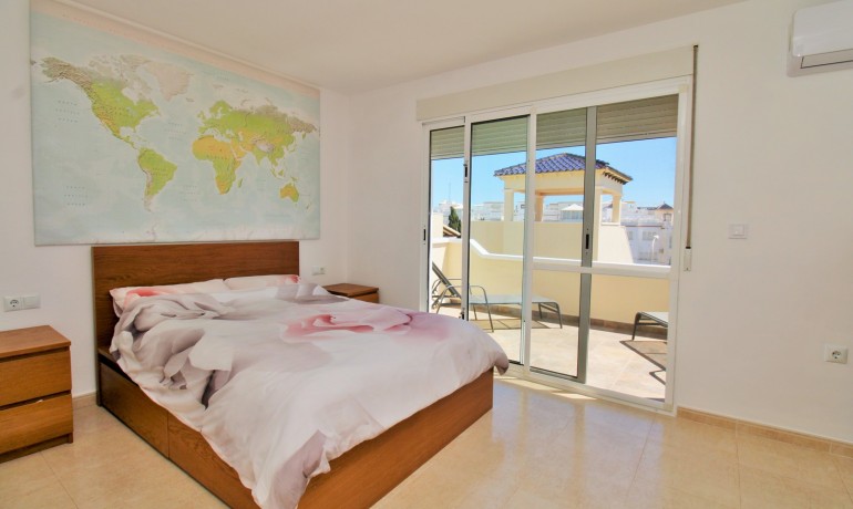 Venta - Casa -
Villamartin