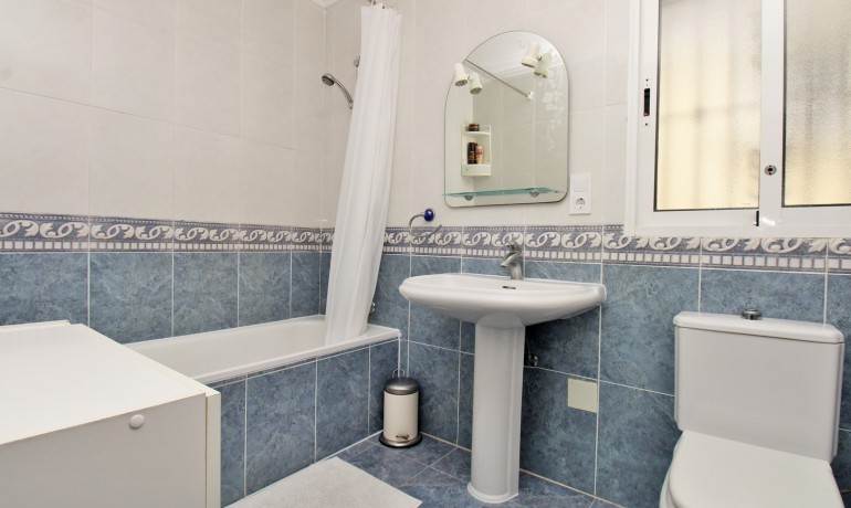 Venta - Casa -
Villamartin