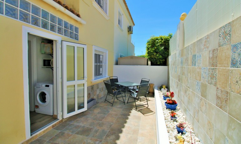 Venta - Casa -
Villamartin