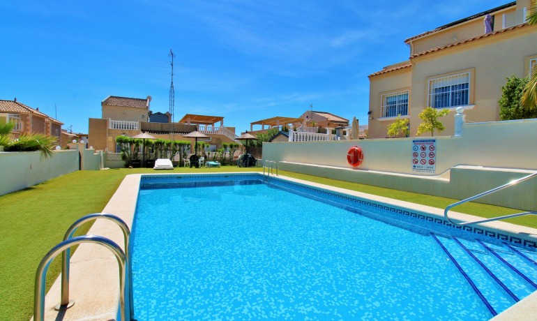 Venta - Casa -
Villamartin