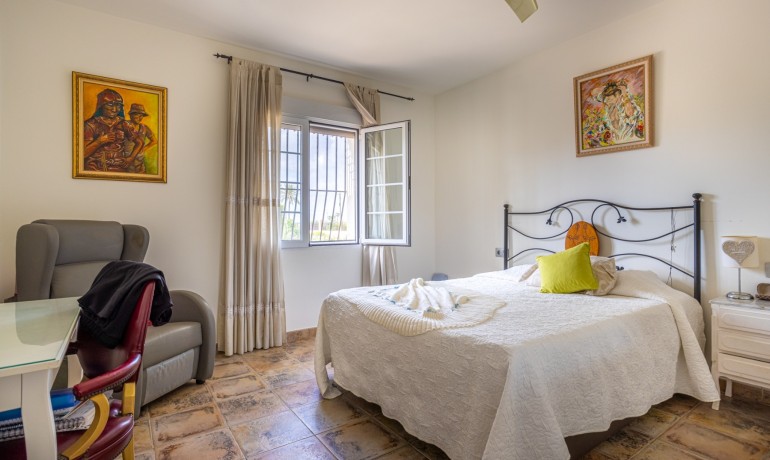 Venta - Villa -
Elche - La Hoya