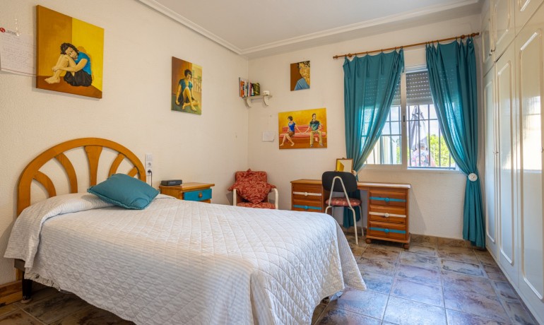 Venta - Villa -
Elche - La Hoya